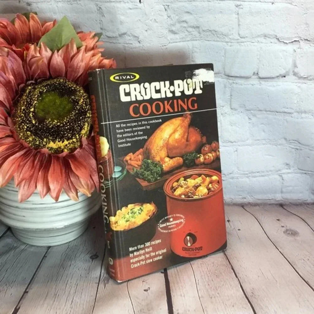 Vintage 1975 RIVAL CROCK-POT cookbook